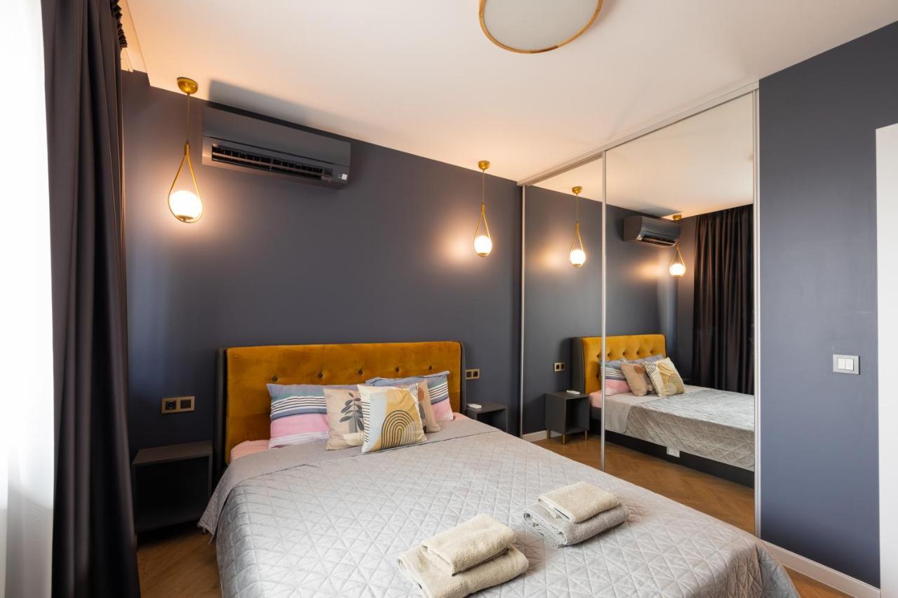 Topaz Beachfront Apartment Varna Buitenkant foto